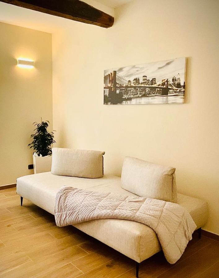 Opera Apartment Sarzana Bagian luar foto